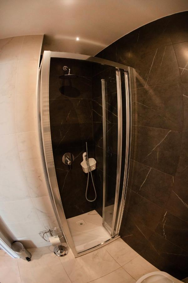 ลา เรซิเดนซา อิซาเบลลา Hotel มิลาน ภายนอก รูปภาพ